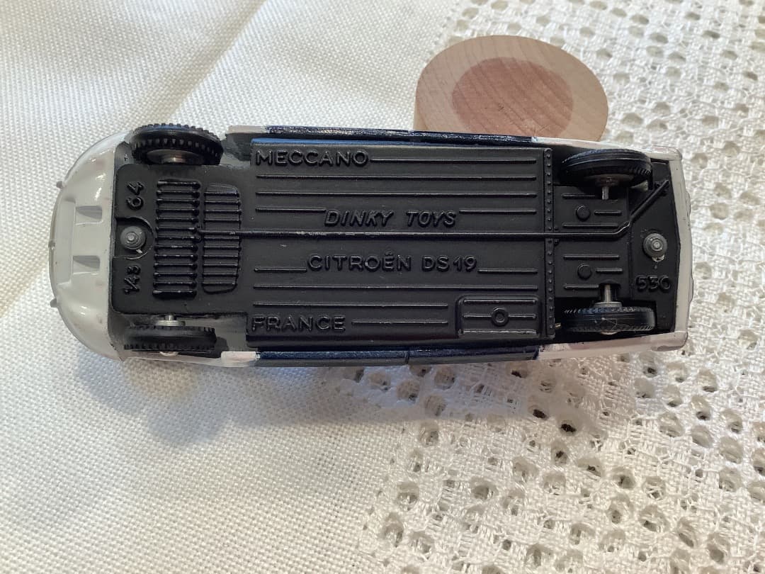 美品　仏製DINKY TOYS シトロエンポリスDS19 ミニカー
