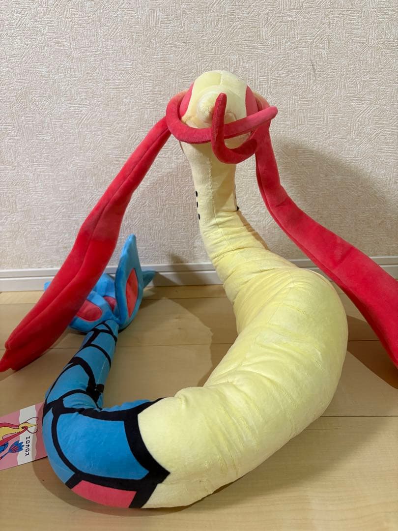 ポケモンセンターロングにょろにょろぬいぐるみ　ミロカロス約135cm