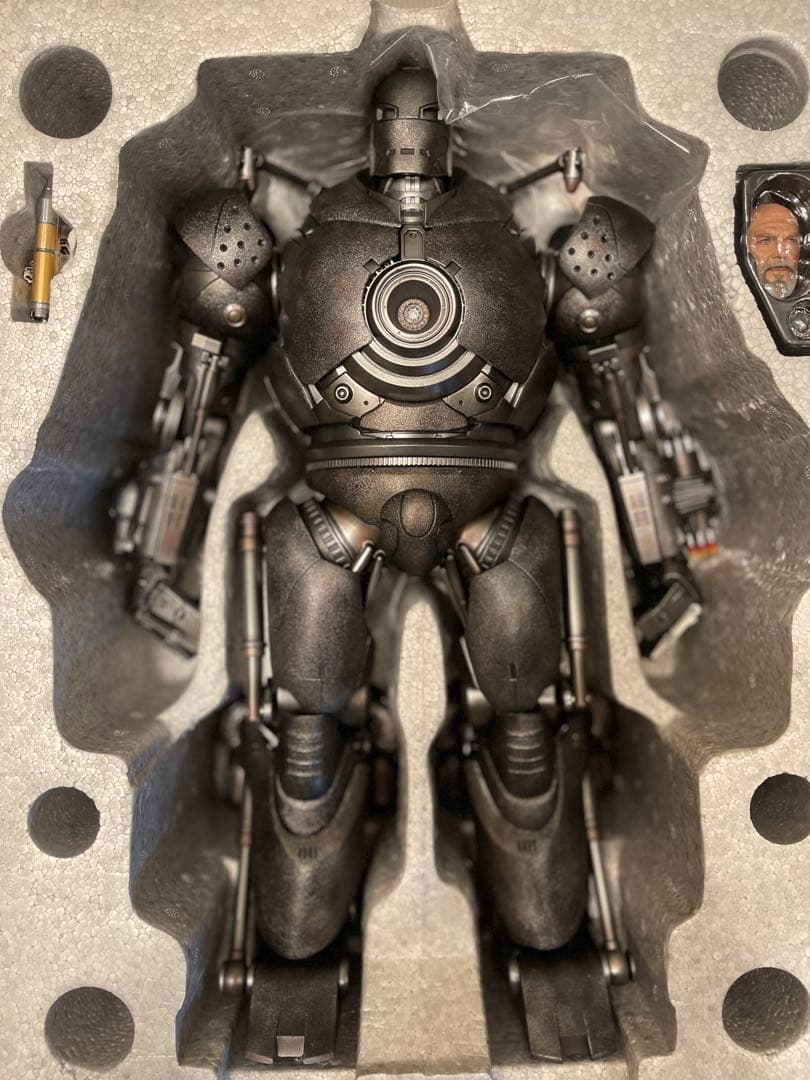 hottoys 『アイアンマン』１／６スケールフィギュア　アイアンモンガー