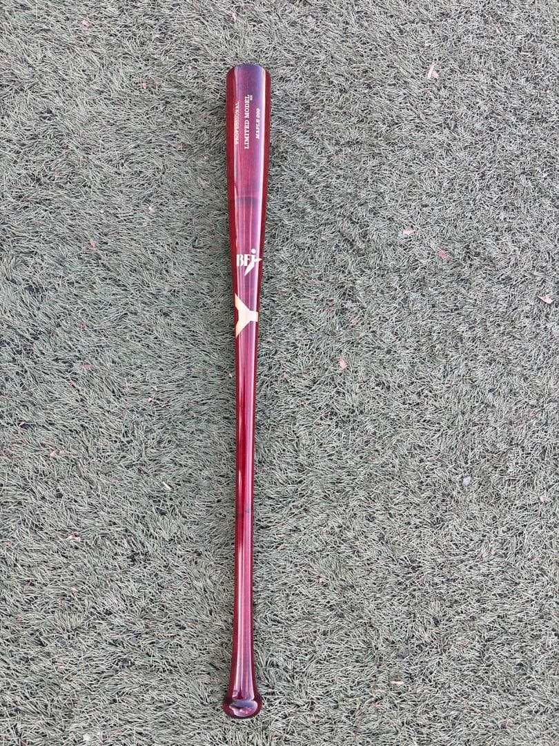 硬式木製バット　ヤナセ　84センチ830グラム