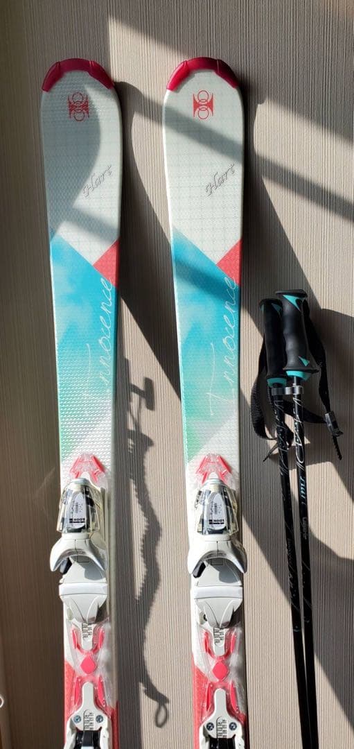 女性用スキー靴・スキー板・ビンディング・ヘルメット・ゴーグルセット