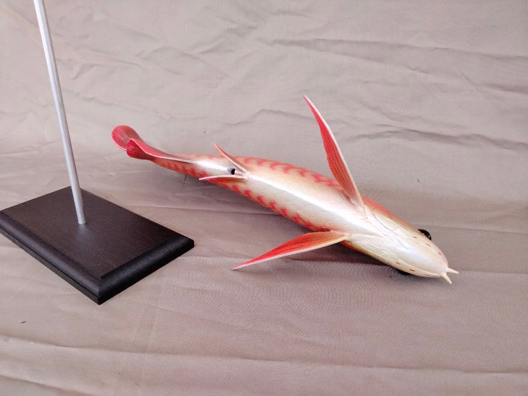 ハンドメイド　41cmアジアアロワナ　フィギュア　紅龍　熱帯魚　置物