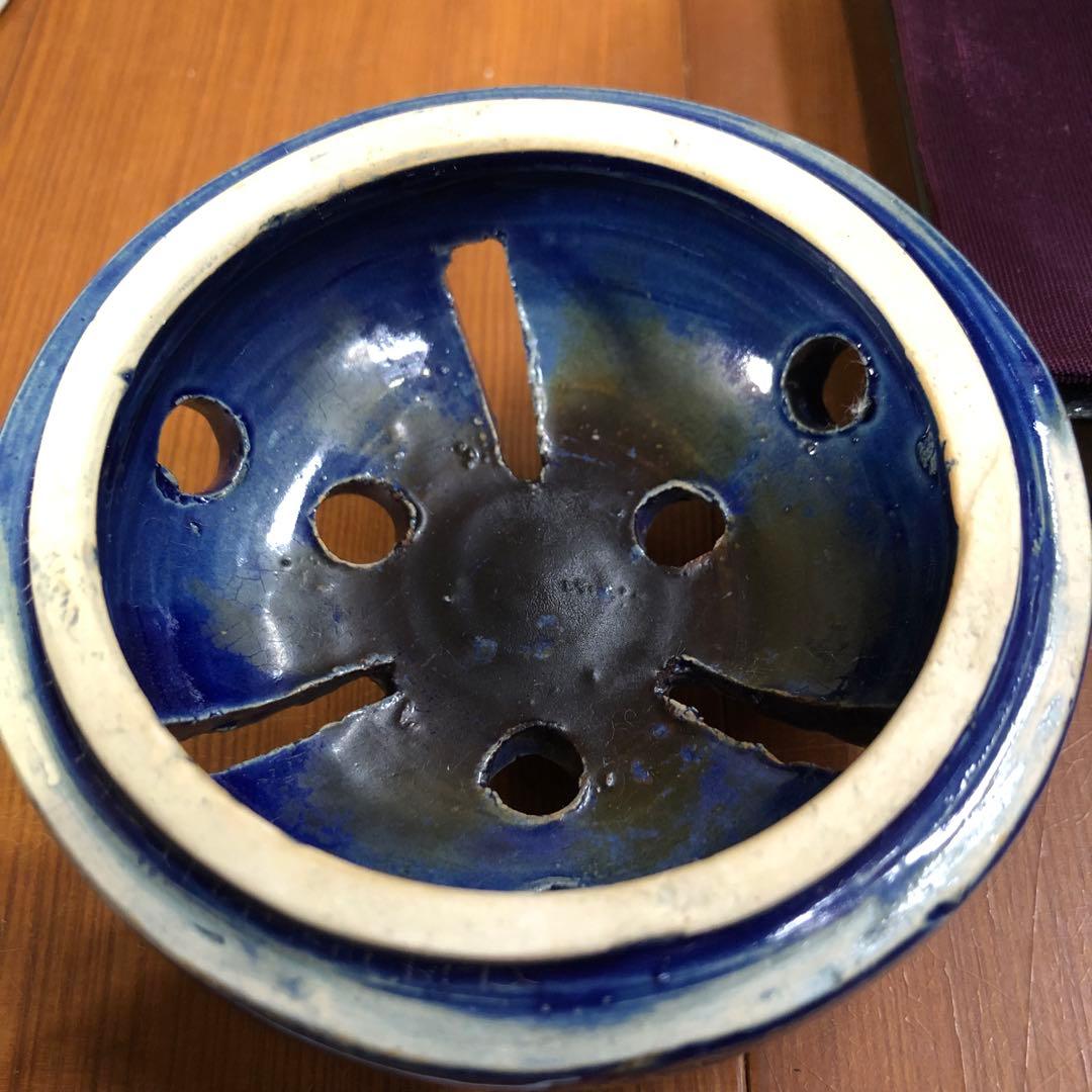 青い陶器の香炉 蓋付き