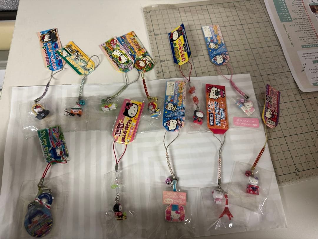 まとめ売り　ご当地ハローキティ アクリルキーホルダーセット49個　サンリオ