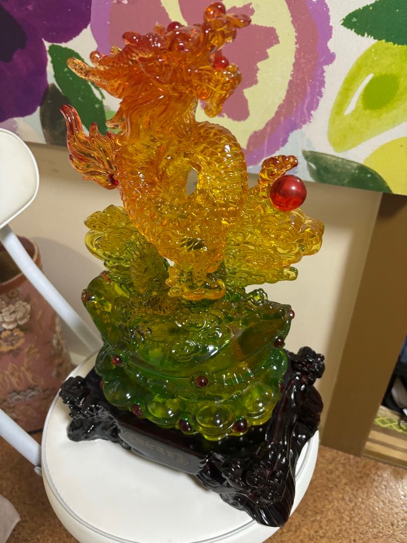 ガラス製ドラゴン彫刻 オレンジ・緑色 風水アイテム