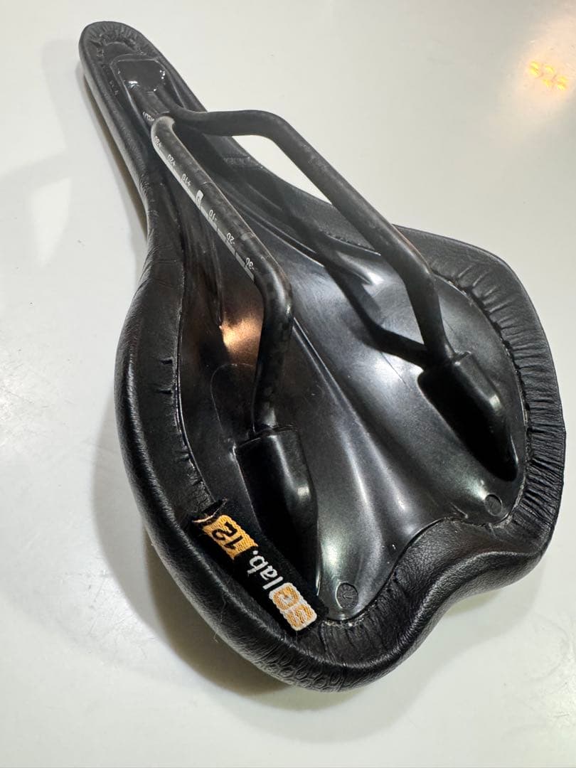 SQlab(エスキューラブ) サドル CARBON 美品！