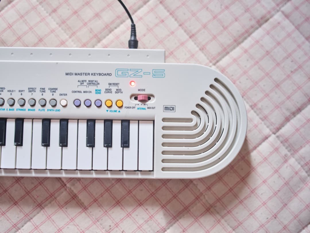 CASIO GZ-5 MIDI キーボード 美品・レア・ロングセラー ・レトロ