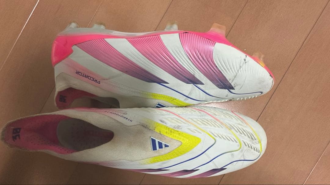 アディダスプレデター ELITE 99 FG ピンク