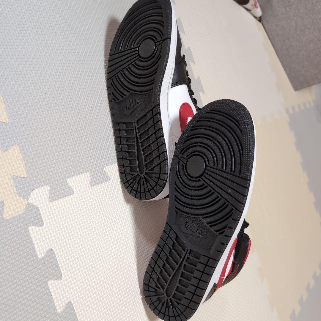 (新品・未使用)NIKE エアジョーダン 1MID Air Jordan 1