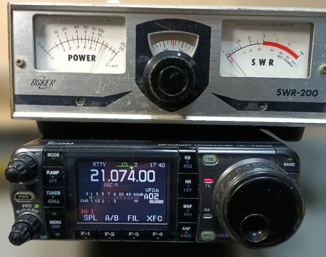 d*4様 アイコム　IC-7000 トランシーバー　100W機 　本体のみ　ジャ