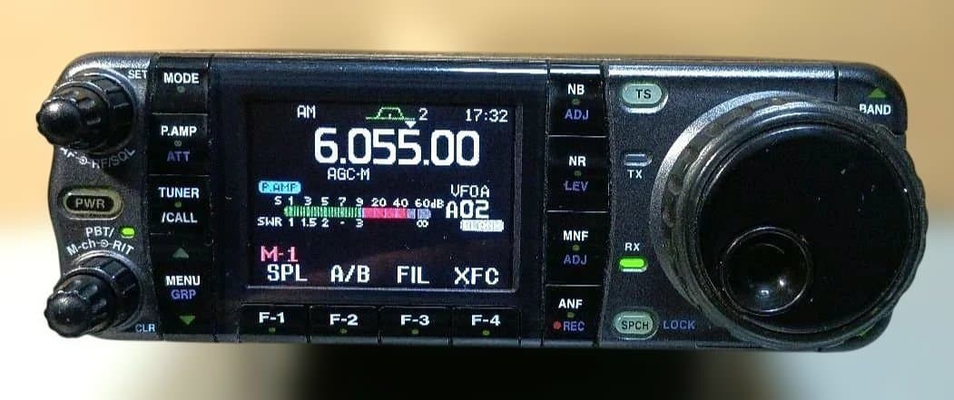 d*4様 アイコム　IC-7000 トランシーバー　100W機 　本体のみ　ジャ