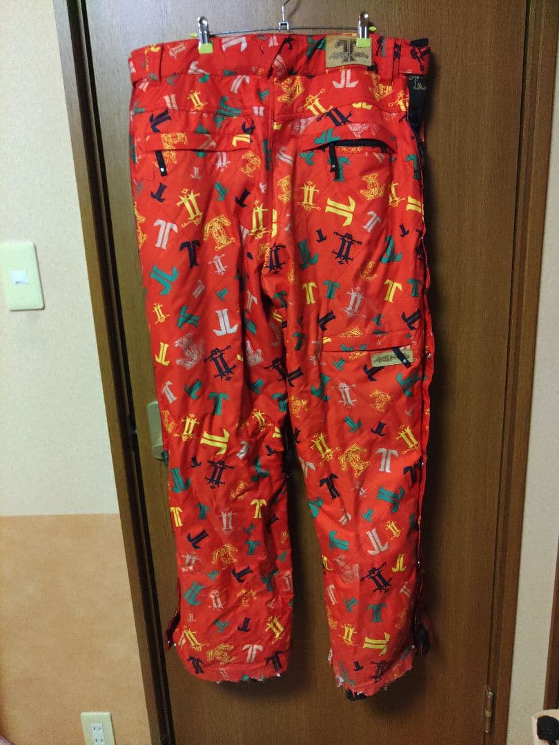 大雪シーズン到来！！テックナイン　ダウンスタイルジャケットとパンツ