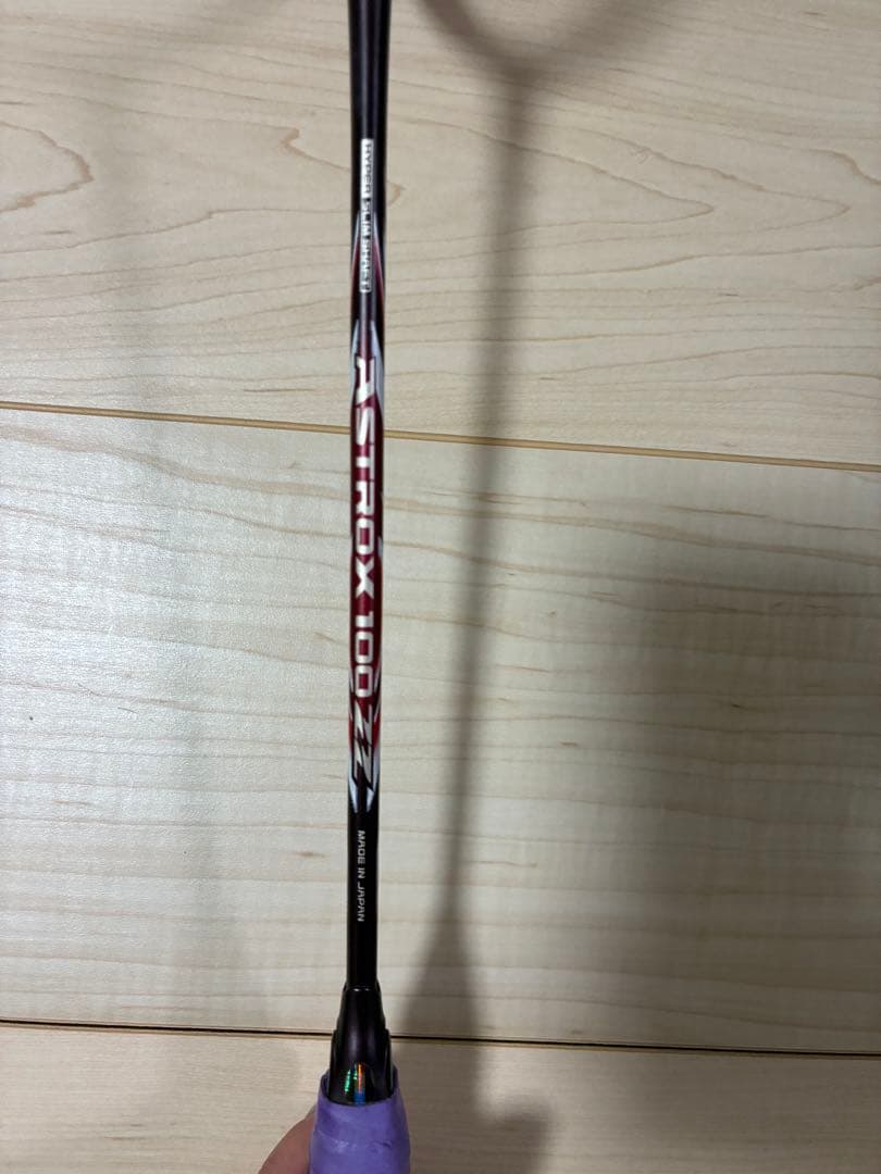 ジャンク品　アストロクス 100ZZバドミントンラケット 4U5G