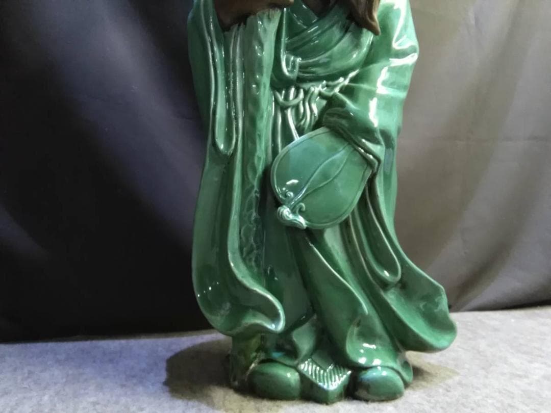 実家の蔵出し品　迫力特大　緑色の釉薬が美しい大きな仙人の置物　作家在銘品