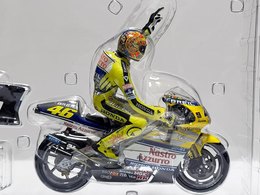ミニチャンプス 1/12 ホンダ NSR500 ロッシ 2000 フィギュア付