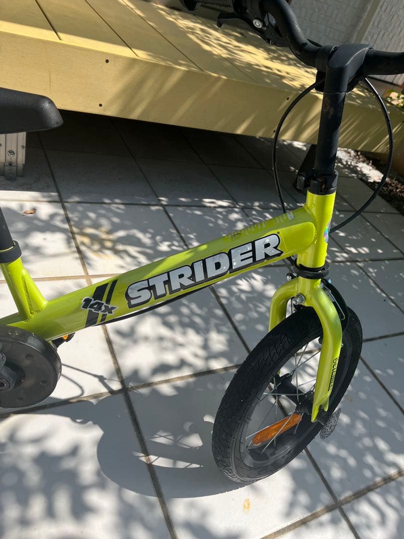 タ*ド様 STRIDER ストライダー14X ライムイエロー スタンド