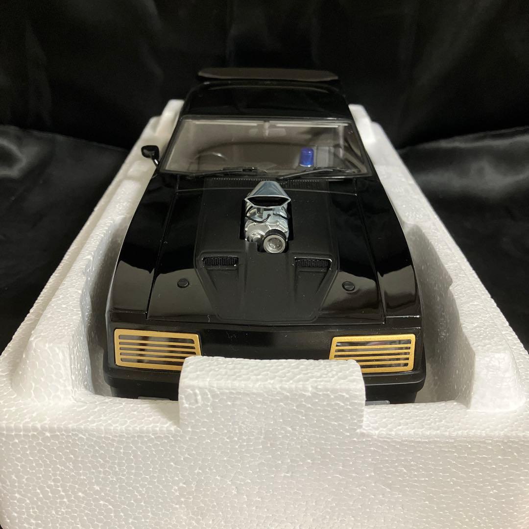 ミニカー FORD FALCON XB INTERCEPTOR 1/18 AUTO ART