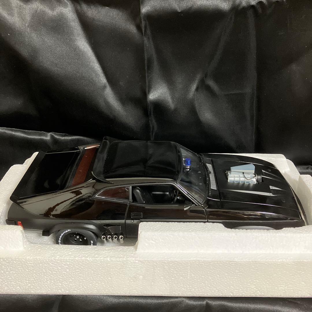 ミニカー FORD FALCON XB INTERCEPTOR 1/18 AUTO ART