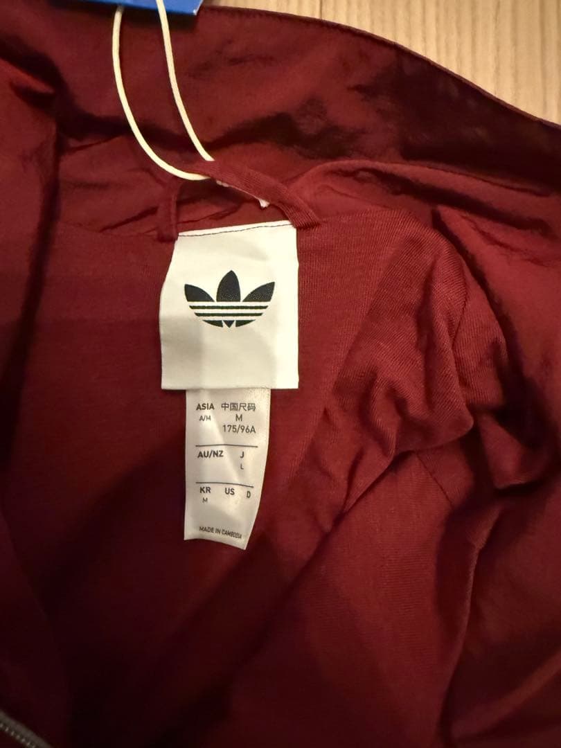 adidas レッド ジップアップジャケット Ｌサイズ