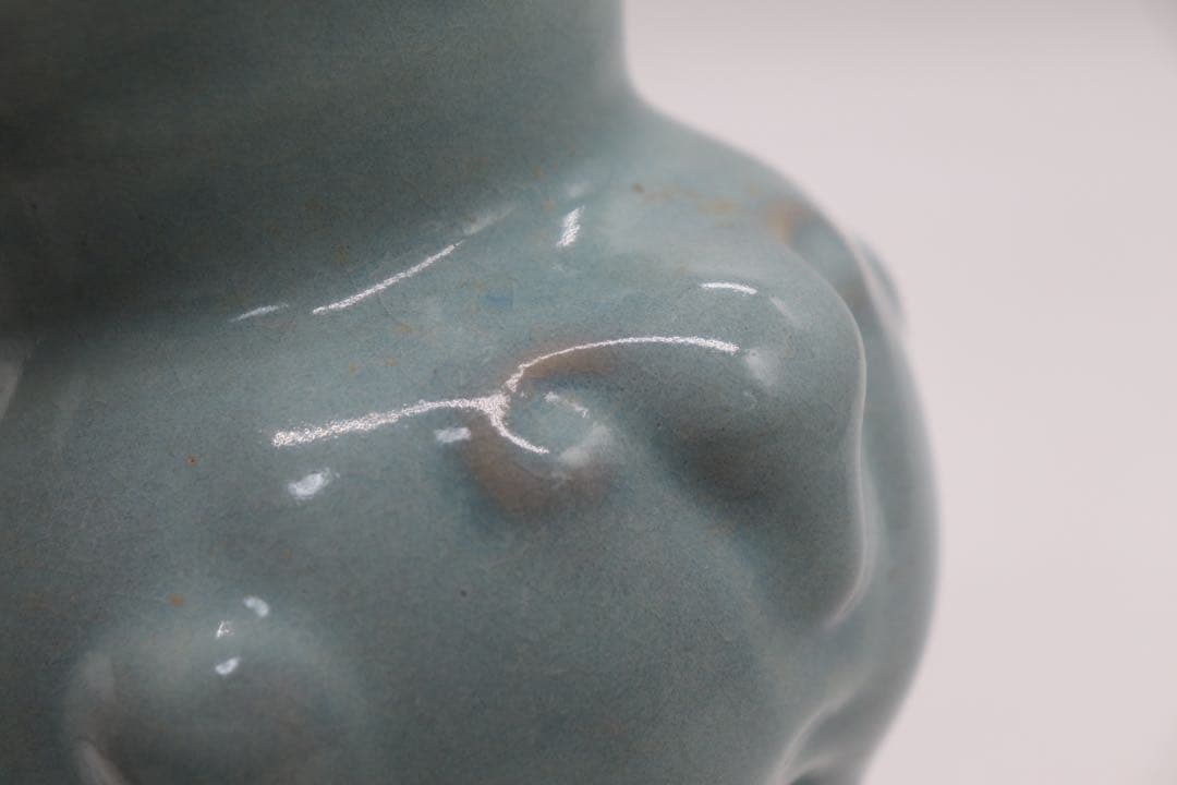 中国　青磁瓶　羊　送料込み0523