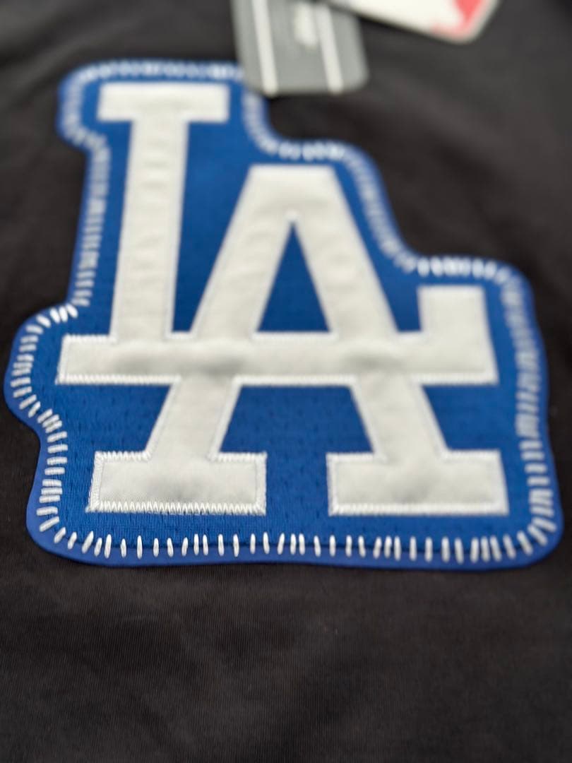 【日本未発売・激レア】MLB公式　ロサンゼルス・ドジャース　Tシャツ