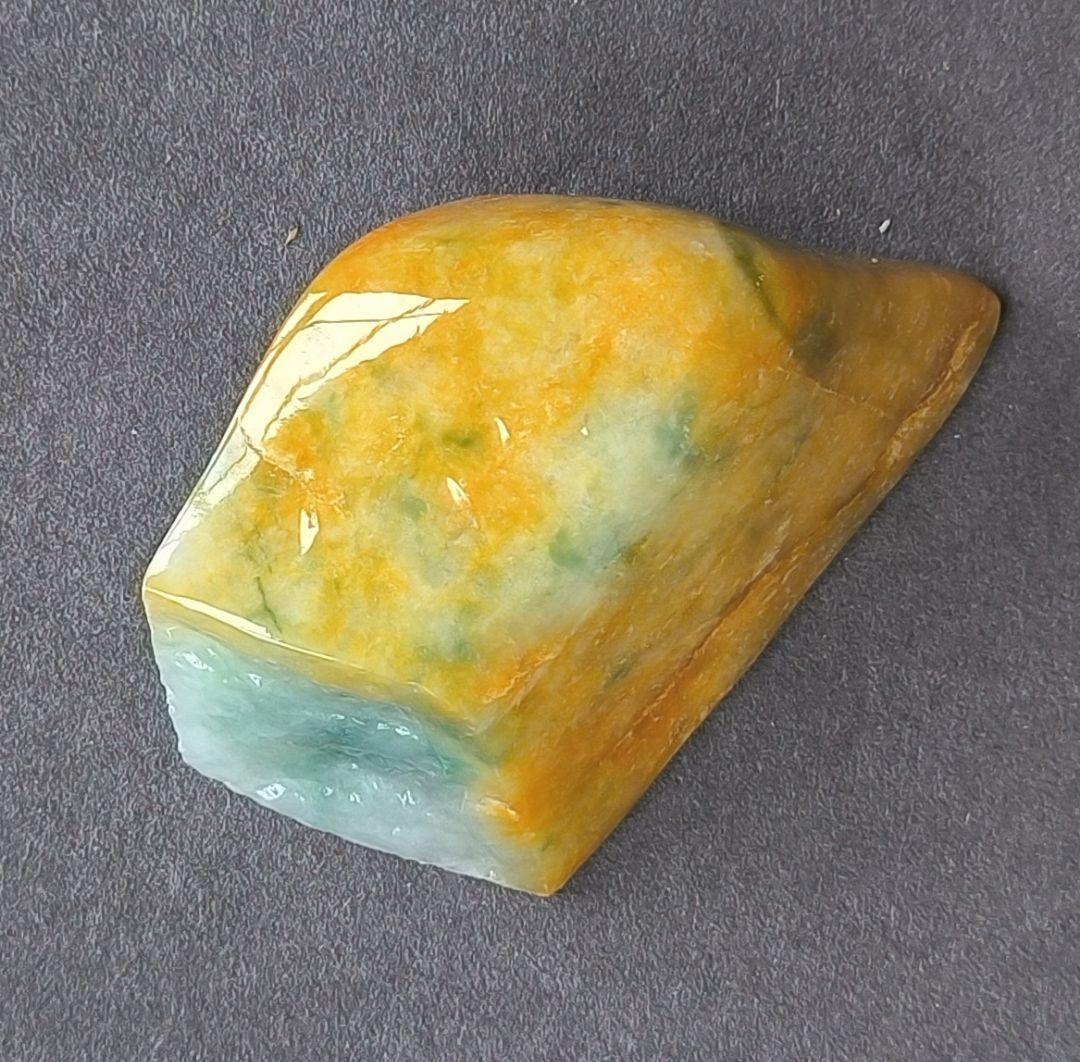 【貴重】ミャンマー産黄本翡翠（ジェダイト）の原石（87ｇ）