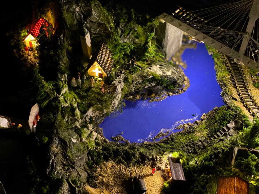 Nゲージ 情景ジオラマ（照明付き・アクリルケース付）