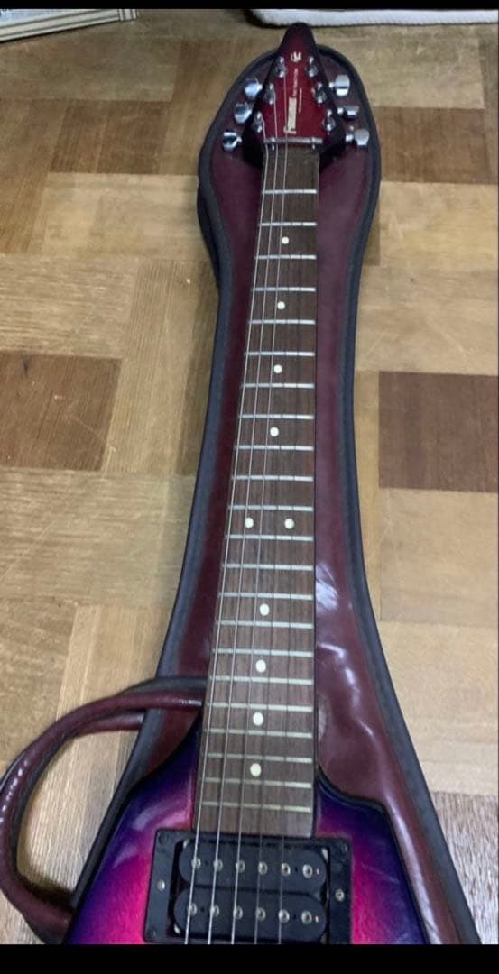 Vシェイプエレキギター グラデーションピンク FERNANDESエレキギター