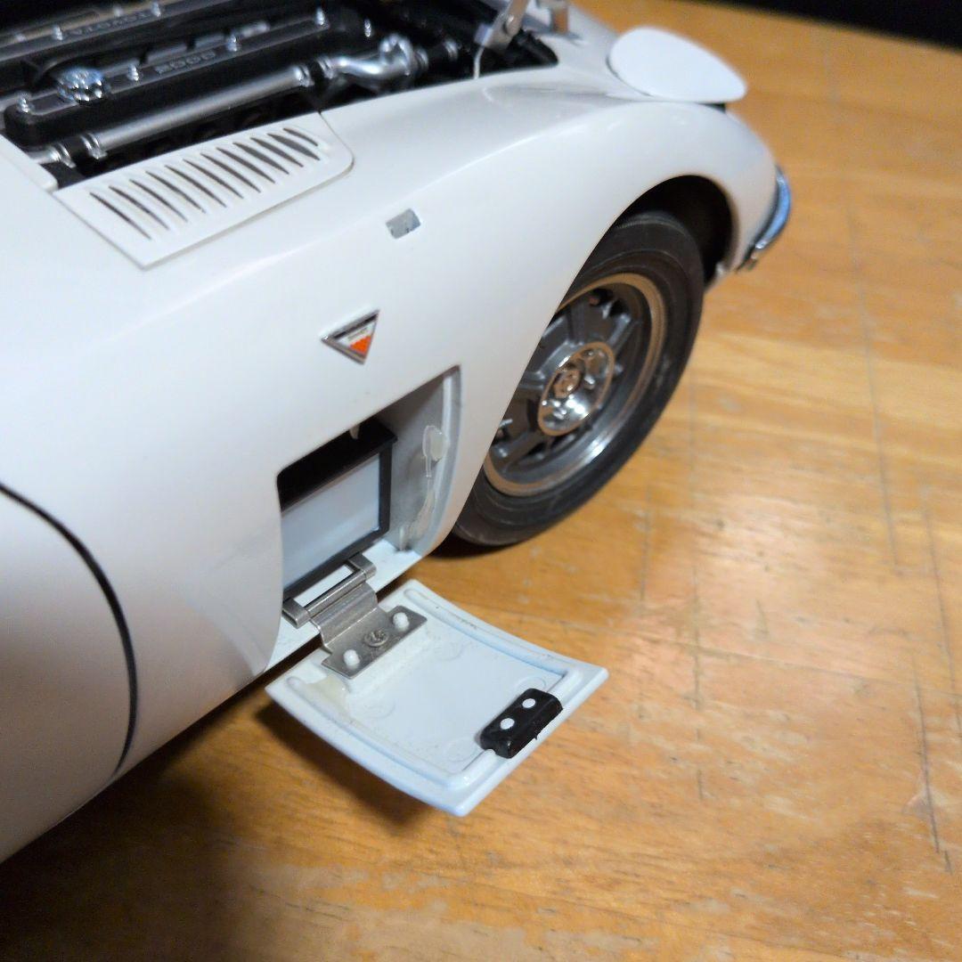 ディアゴディスティニ　TOYOTA 2000GT ミニカー ホワイト1/10