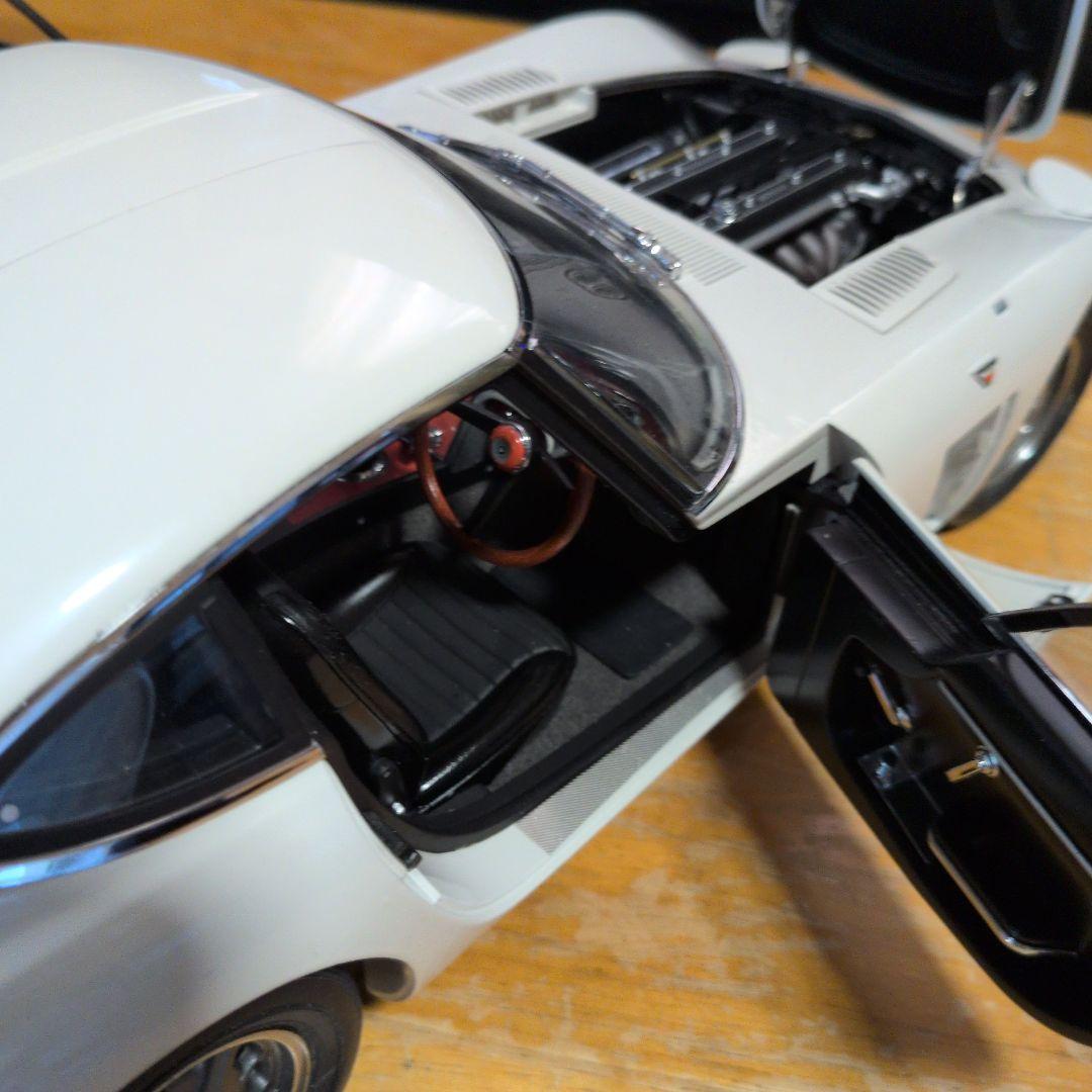 ディアゴディスティニ　TOYOTA 2000GT ミニカー ホワイト1/10