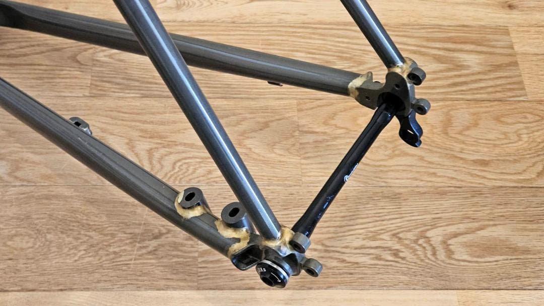 最終値下げ　新品未使用 EBS STUFF Mサイズ RAWカラー フレーム