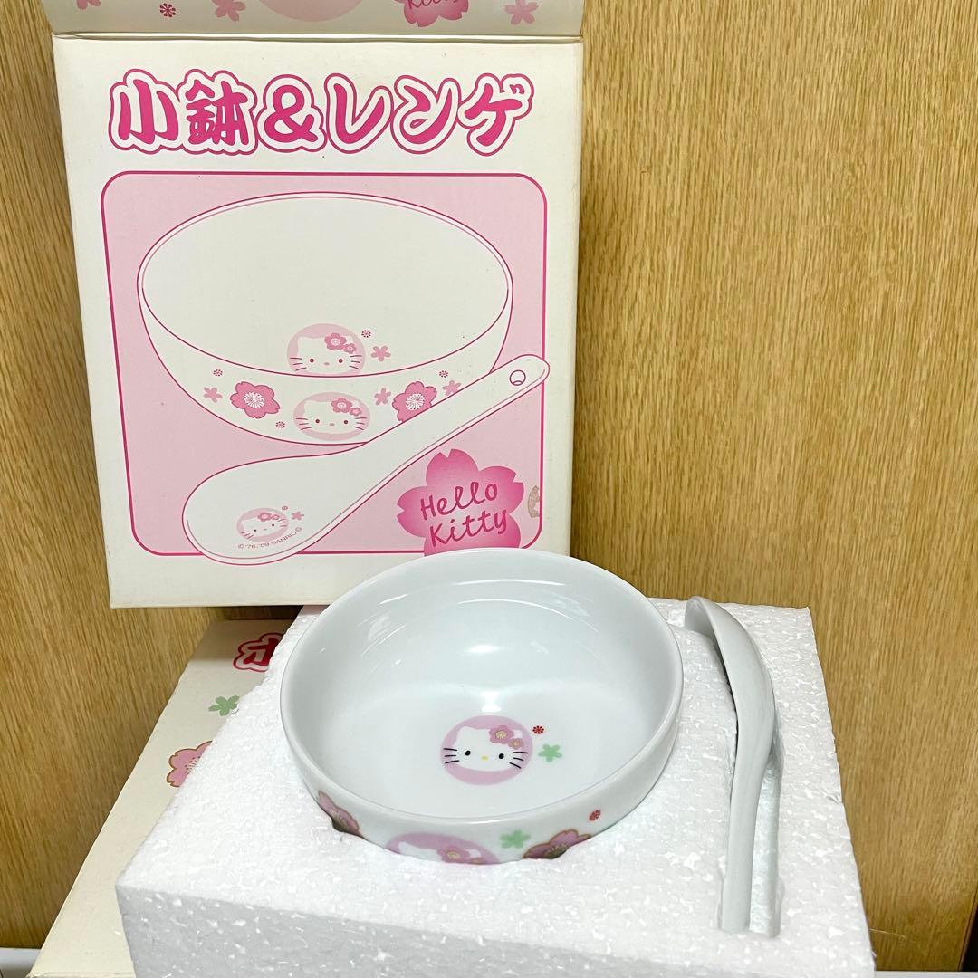 ハローキティグッズ　ホームチップス お重　小鉢&レンゲ　角小鉢　レア　食器