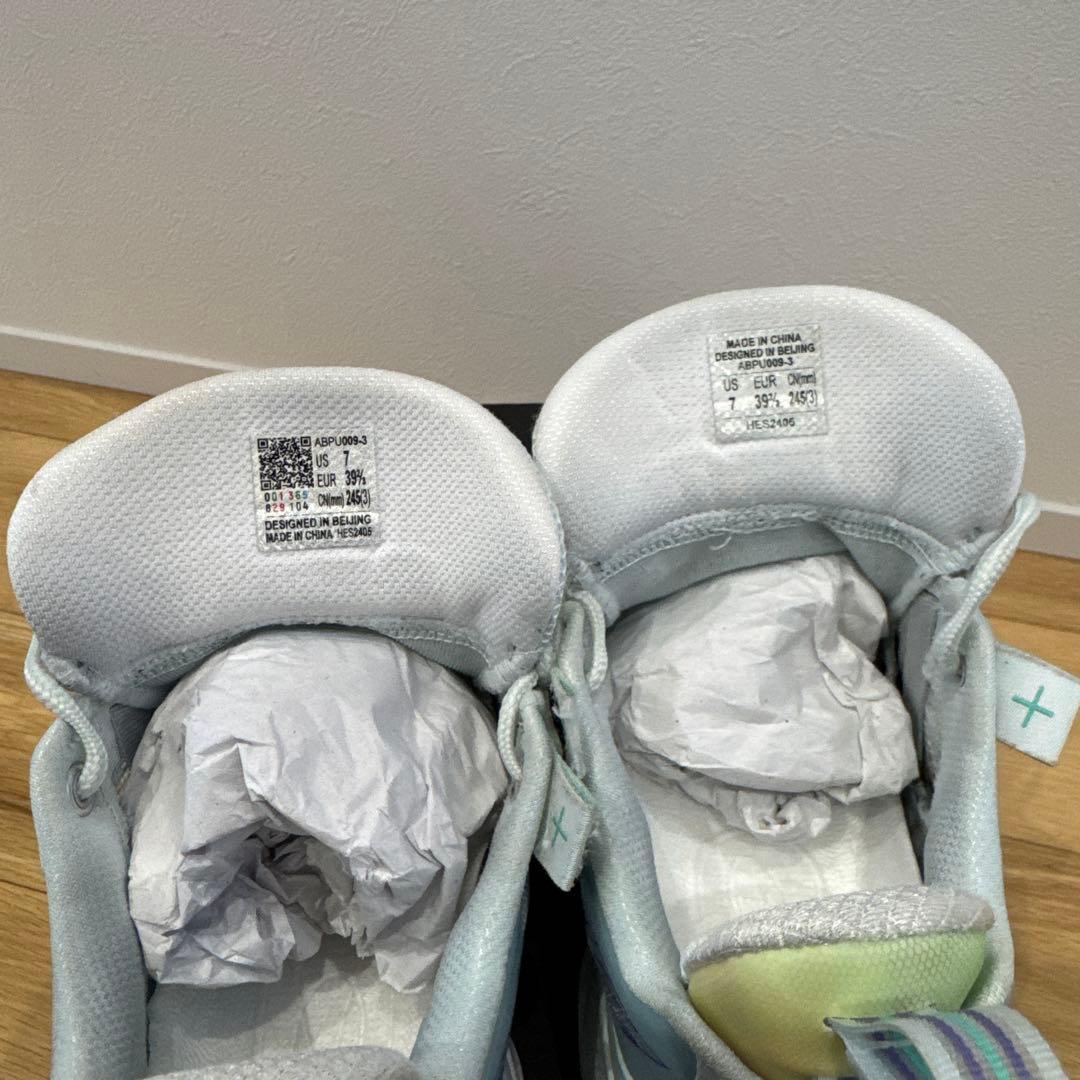 バスケットボールシューズ