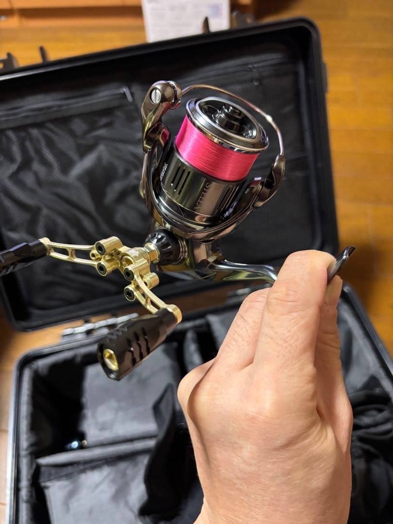 新年価格:新品未使用22STELLA c1000箱付き。34ハンドルセット