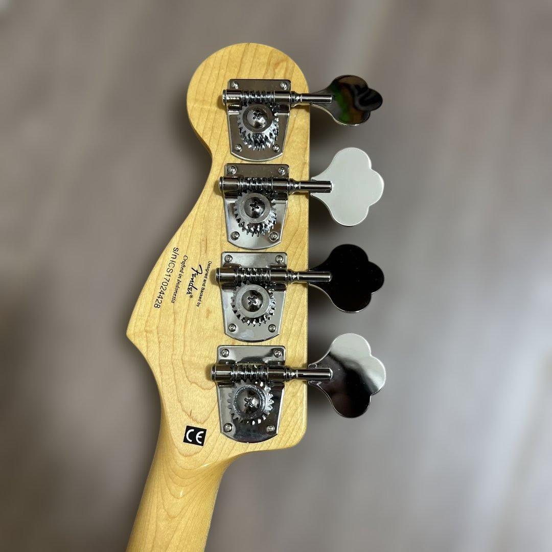 Squier Jazz Bass OWT エレキギター　ホワイト