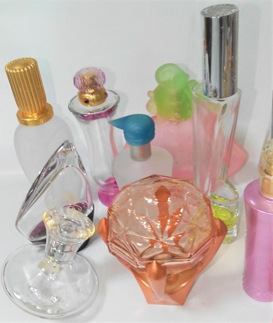 香水 空瓶 いろいろな香水のボトルのみ コレクションにいかが？ 送料無料　③
