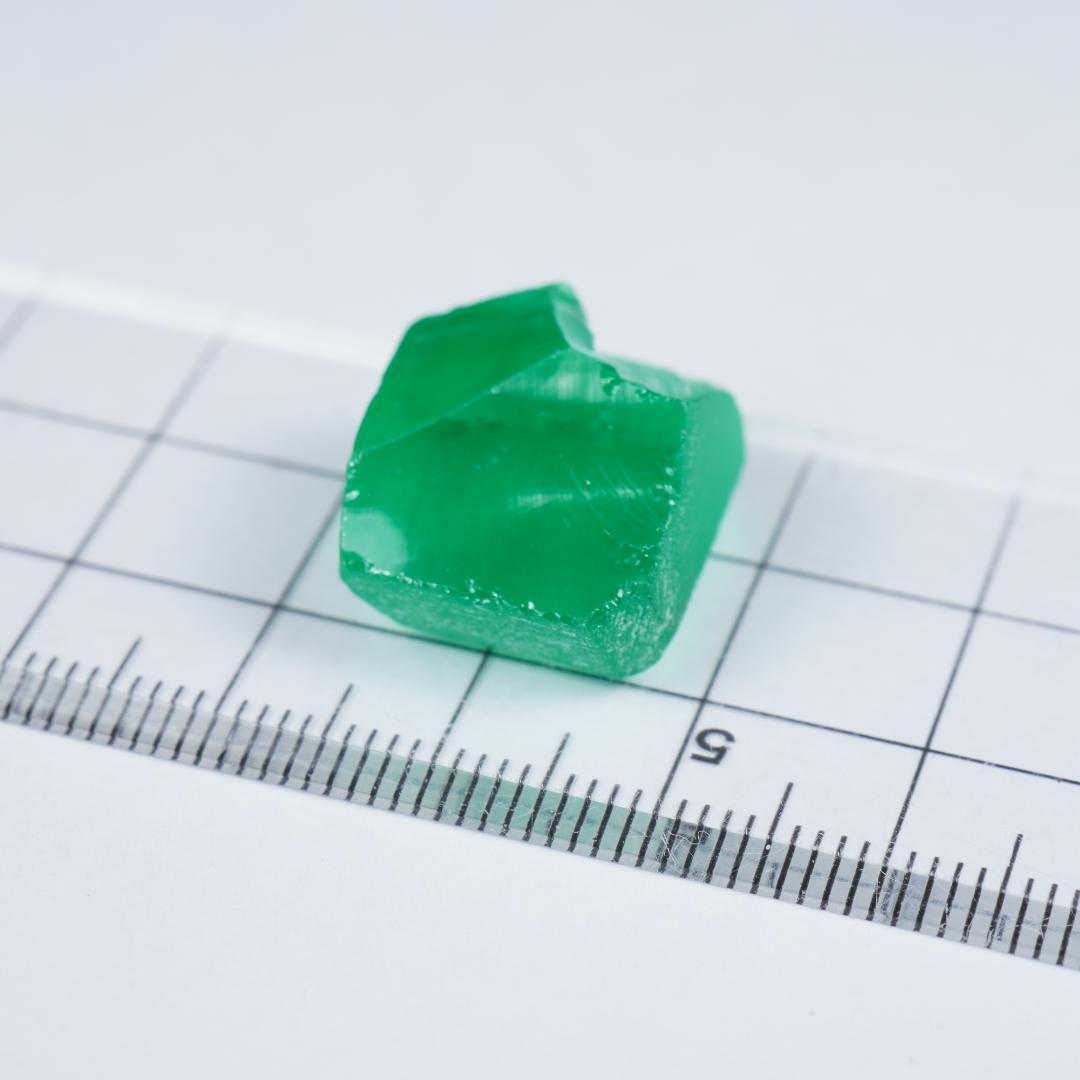 43.06ct　イットリウムアルミニウムガーネット YAG ヤグ 原石