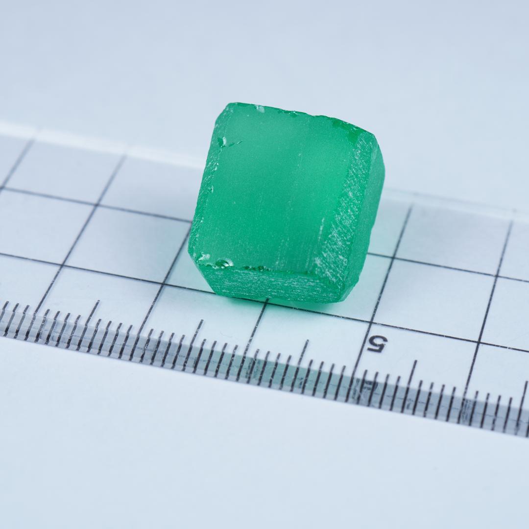 43.06ct　イットリウムアルミニウムガーネット YAG ヤグ 原石