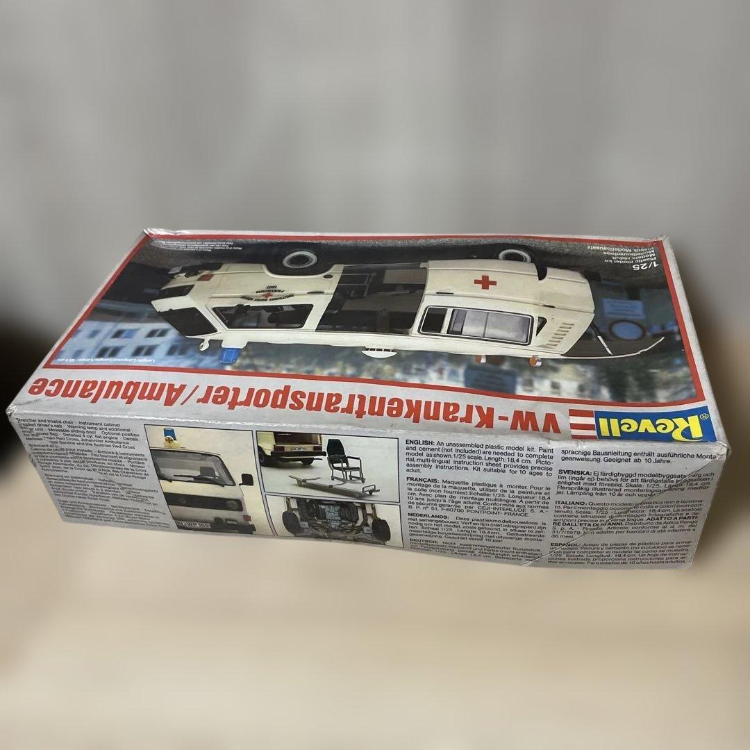 Revell 1/25 VW 救护车 模型 内袋未開封 外箱傷み Ln530