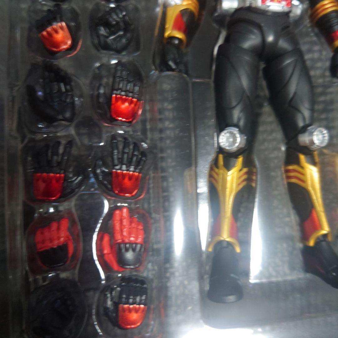 開封美品 S.H.Figuarts 龍騎サバイブ＆ナイトサバイブ 2体セット