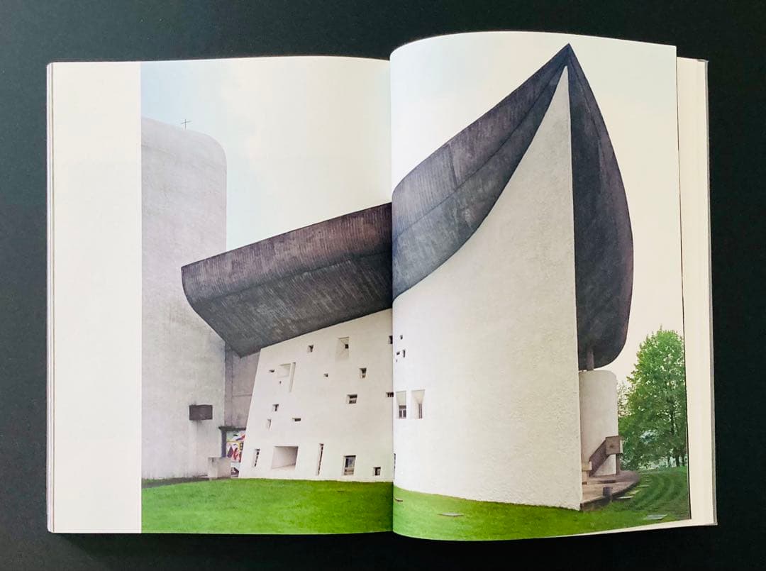 アート・デザイン・音楽 looking through le corbusier windows