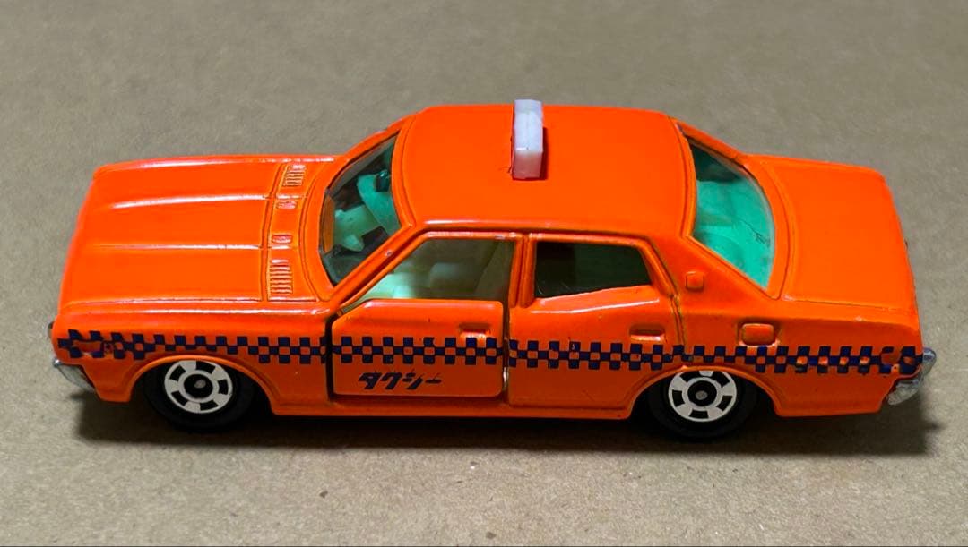 日本製 トミカ ニッサン セドリック タクシー 330型 2台セット