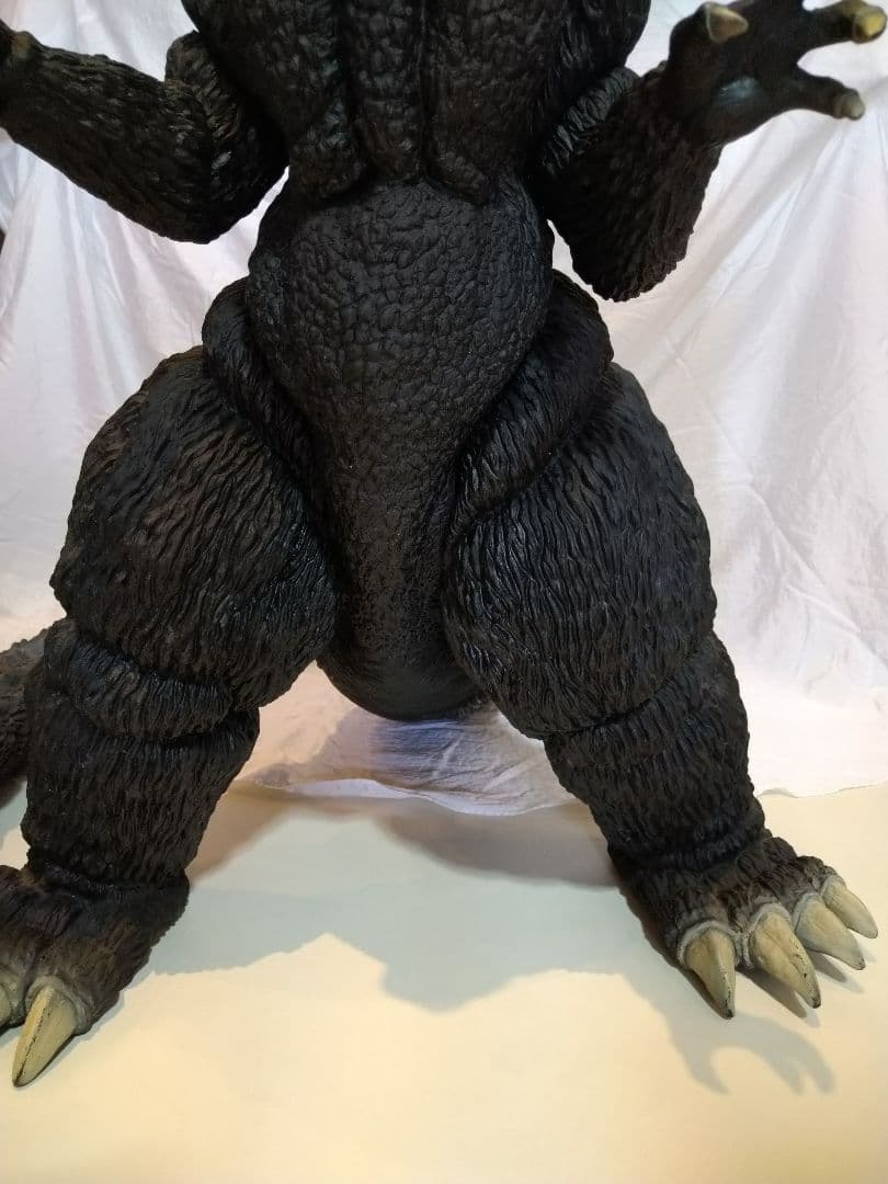 ゴジラ 特大フィギュア　バンダイ
