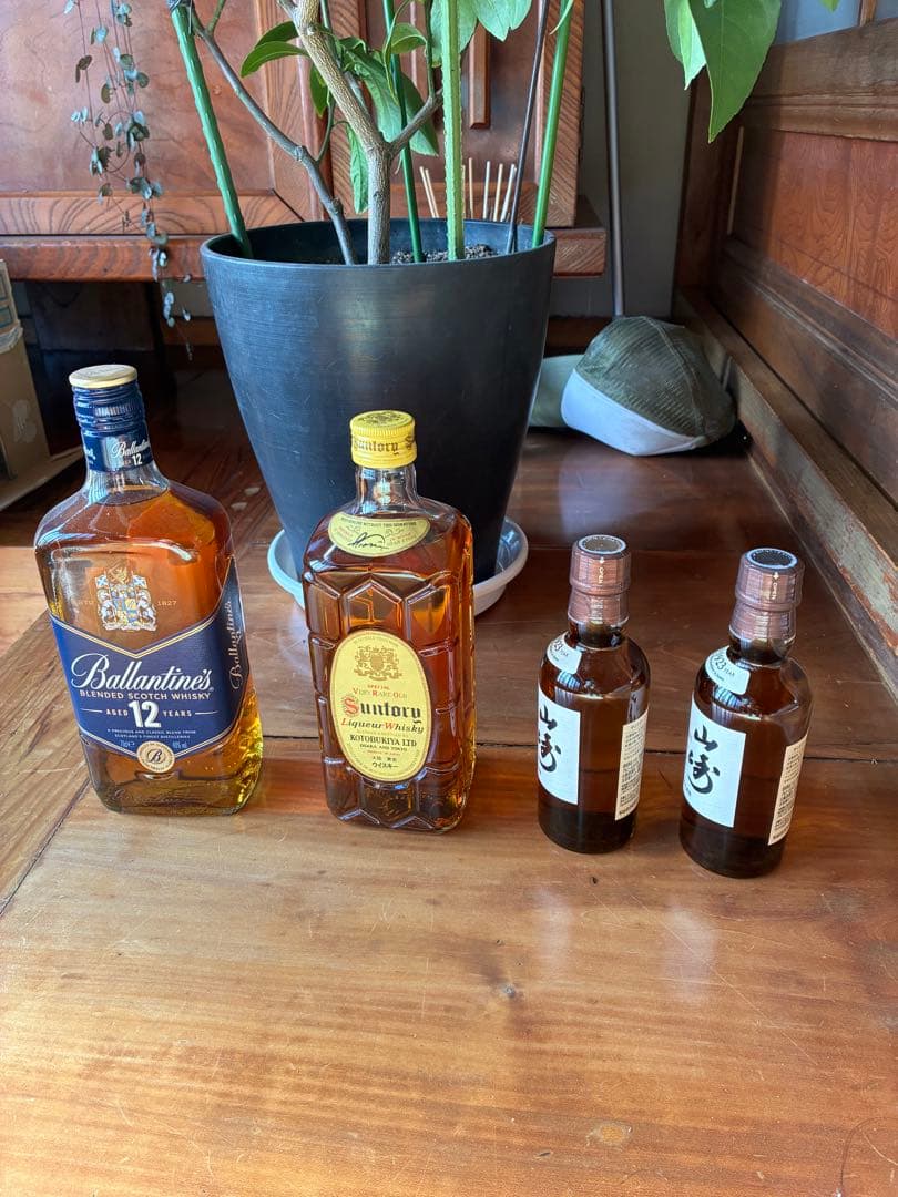 バランタイン12年とサントリーウイスキーセット