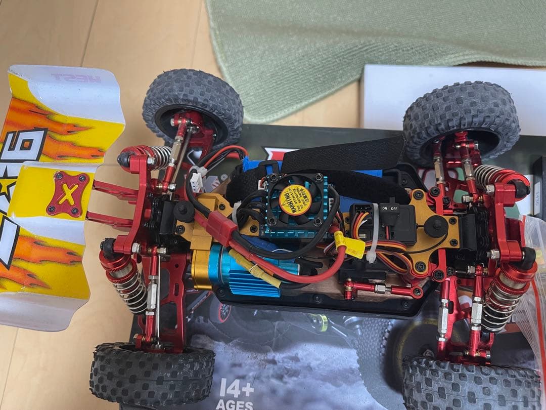 RCカー wltoys 144010と付属品 all in one