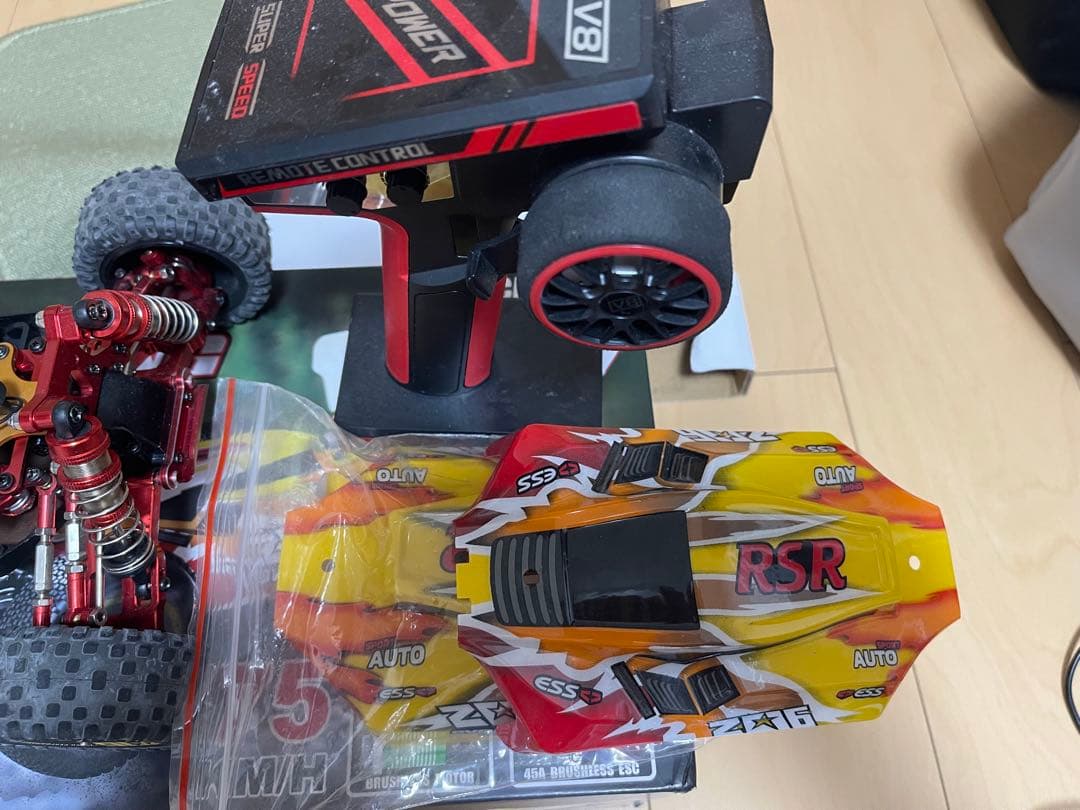 RCカー wltoys 144010と付属品 all in one