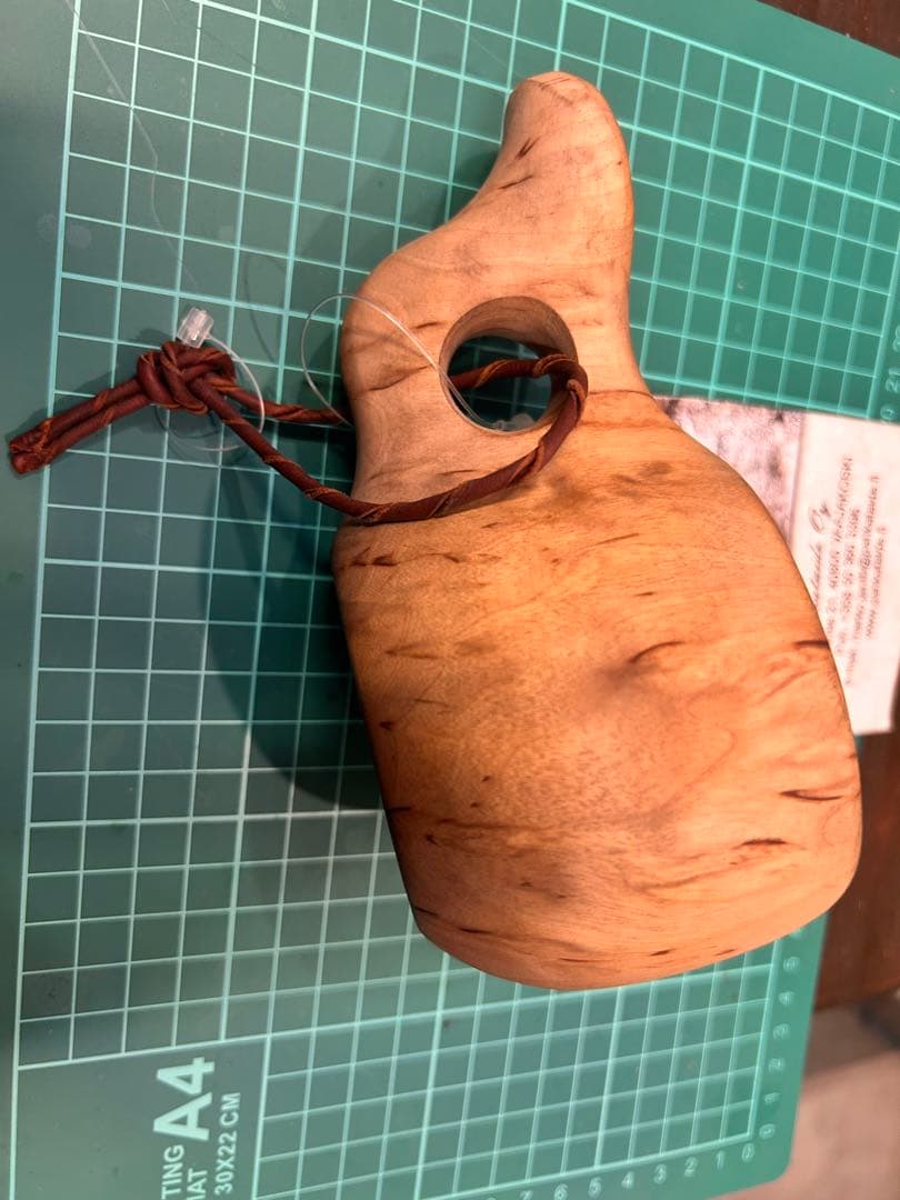 ①カーリーバーチ無垢　ククサ　ブッシュクラフト　パッカタイデククサ