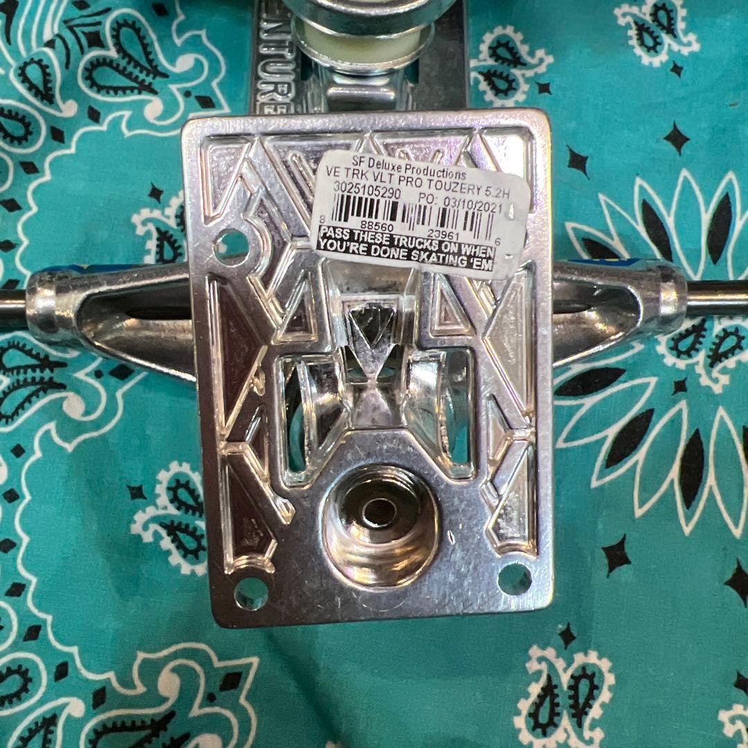 ベンチャーV-Lights スケートボードトラック 5.2HI