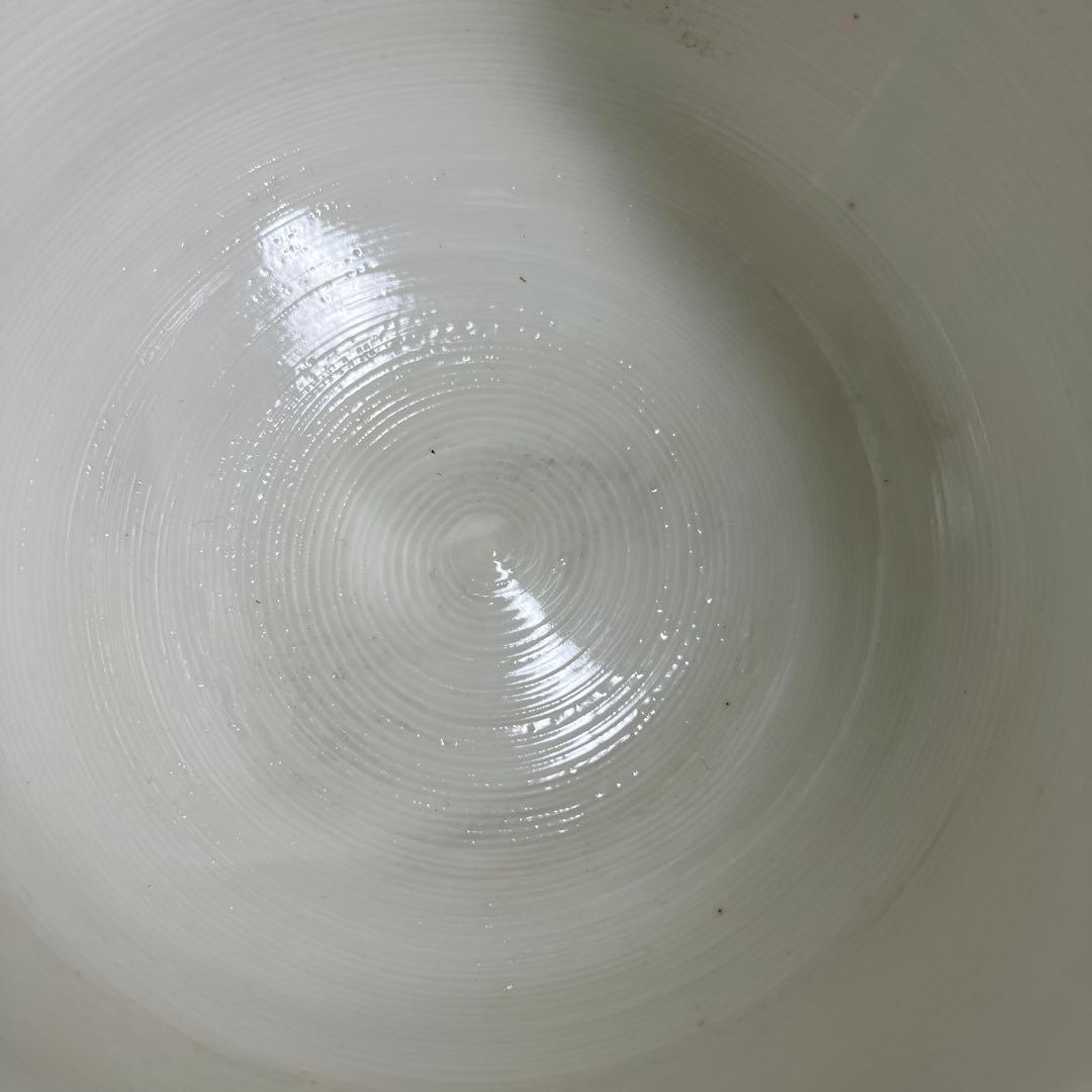 十三代酒井田柿右衛門　濁手菊牡丹文壷　共箱　最大幅約18㎝東Y7-0825⭐︎2F