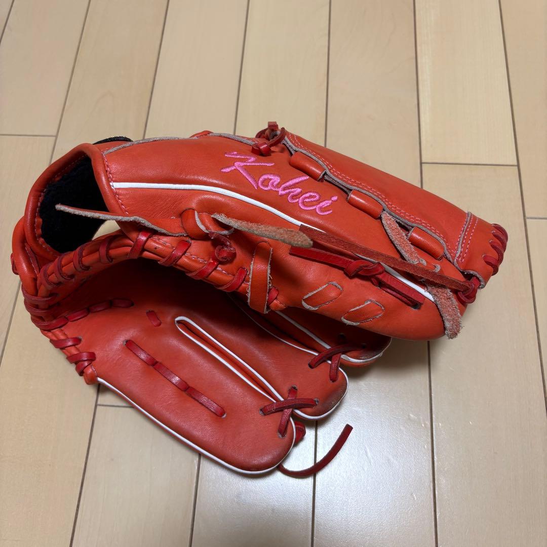 アンダーアーマー軟式グローブ オレンジ色　ピッチャー用